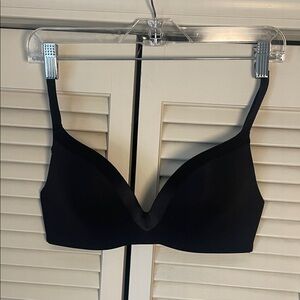 Underoutfit 1258 The Satin Grace 3D Molded Bra Sz M Black